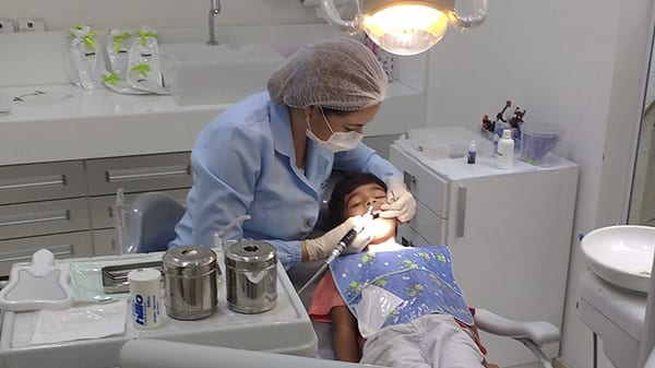 I denti da latte si possono cariare - dentista